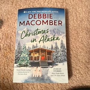 Book Debbie Macombet